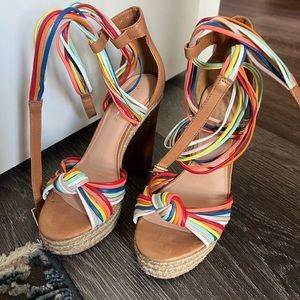 Vince Camuto multicolor/rainbow platform straps sandals - size 5.5